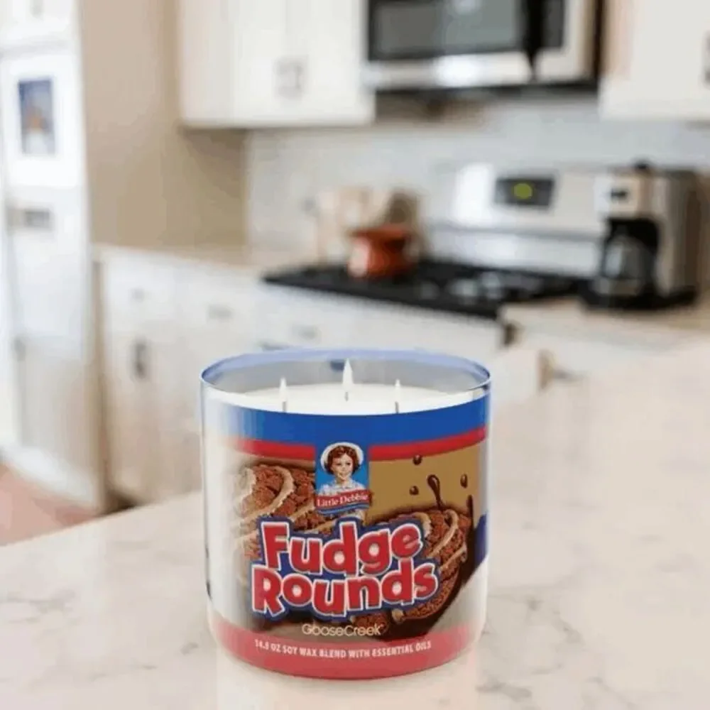 Goose Creek Little Debbie Fudge Rounds 3-wick Candle